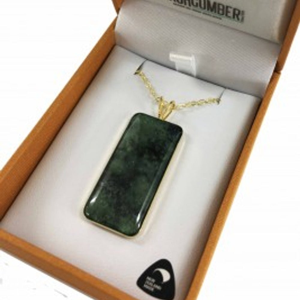 Greenstone pendent Gold Plated Boxed BBJ4117P