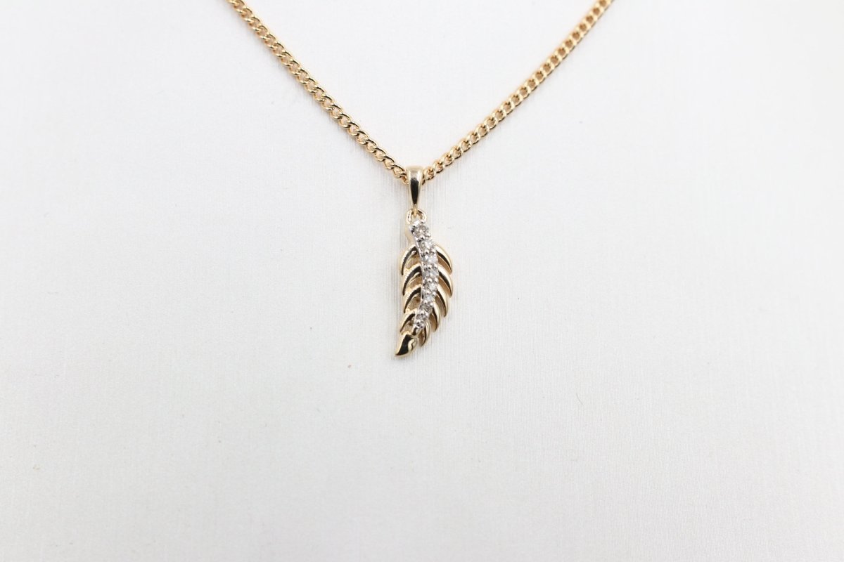 10K Gold Diamond set Leaf Pendent 0.08ct
