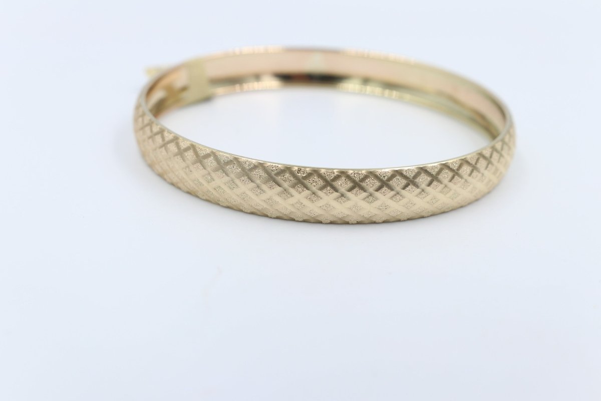 9ct Gold Fancy satin & Diamond Cut Crossover Bangle 10mm