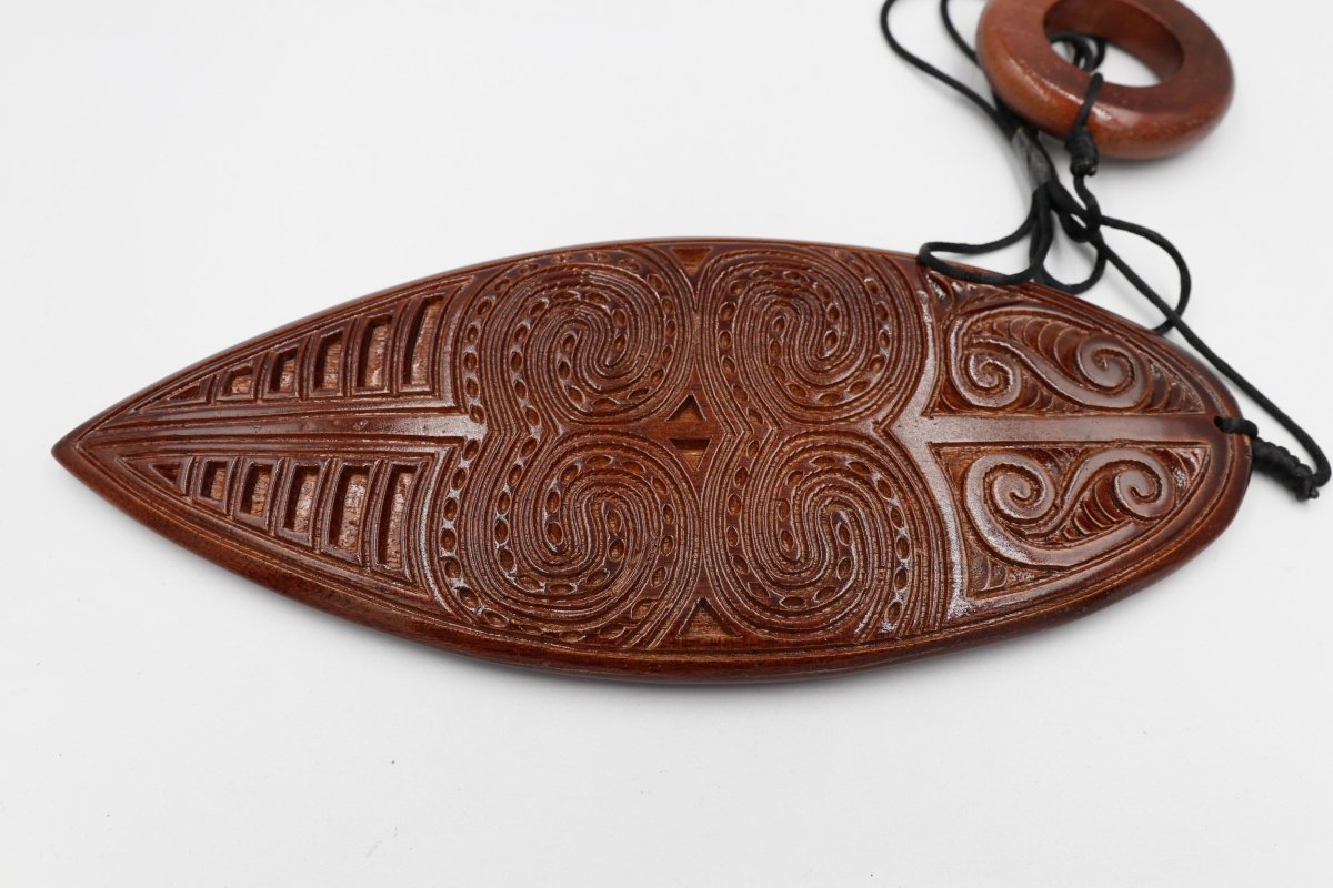 Wooden Pūrerehua-Bull Roar