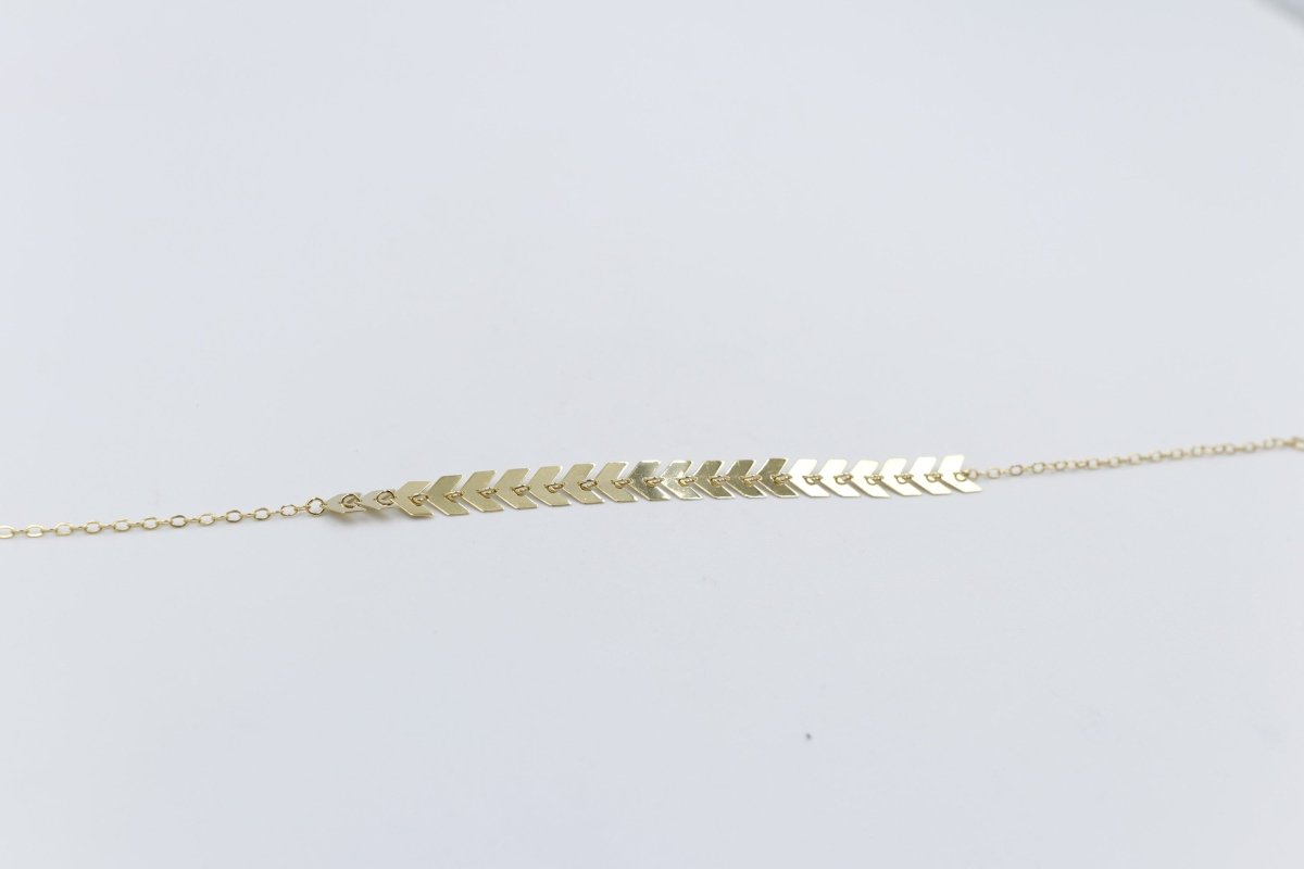 9ct Gold Trace link with arrows bracelet HHX802/11