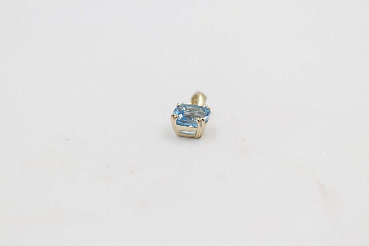 9ct Gold Genuine Blue Topaz Pendent SYP787