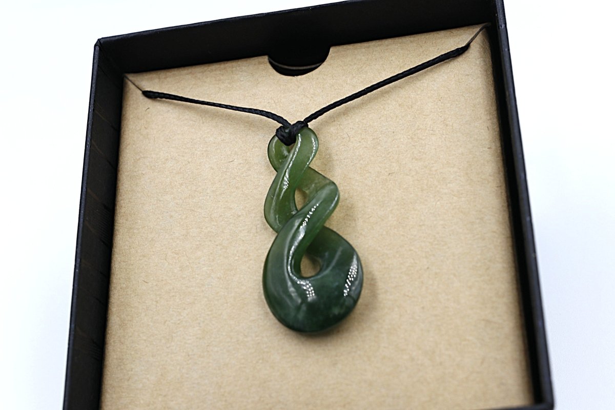 New Zealand Ngai Tahu Greenstone Twist NTP099