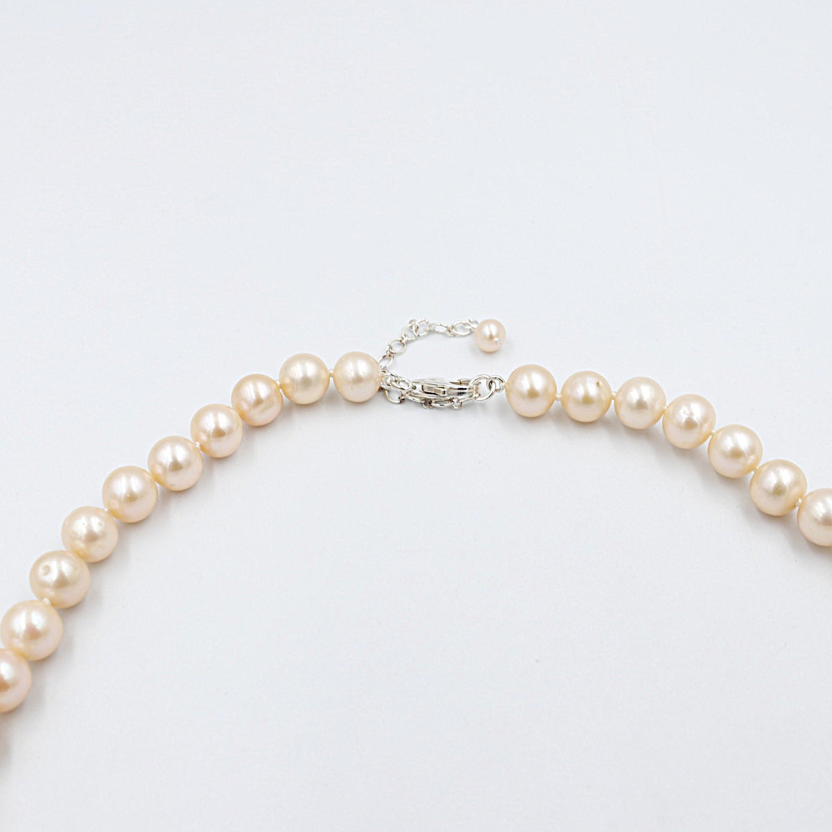 Fresh water Pearl Necklet with stg Clasps 8 to 8.5mm 512.131AAX