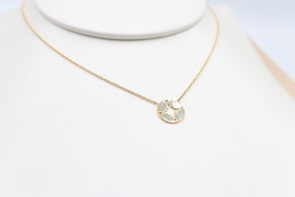 9ct Gold Compass Design Pendent with 9ct Gold Chain