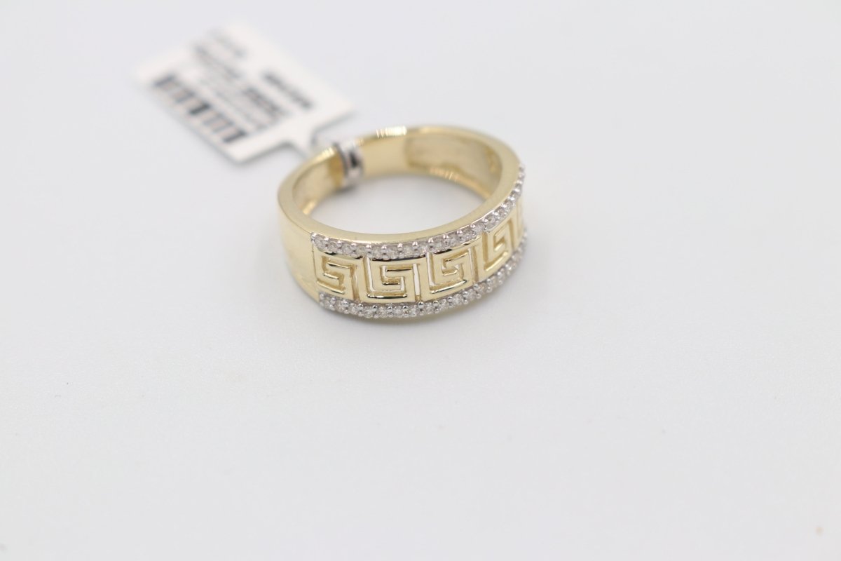 10K Gold Diamond ring with 0.20 carat of Diamonds