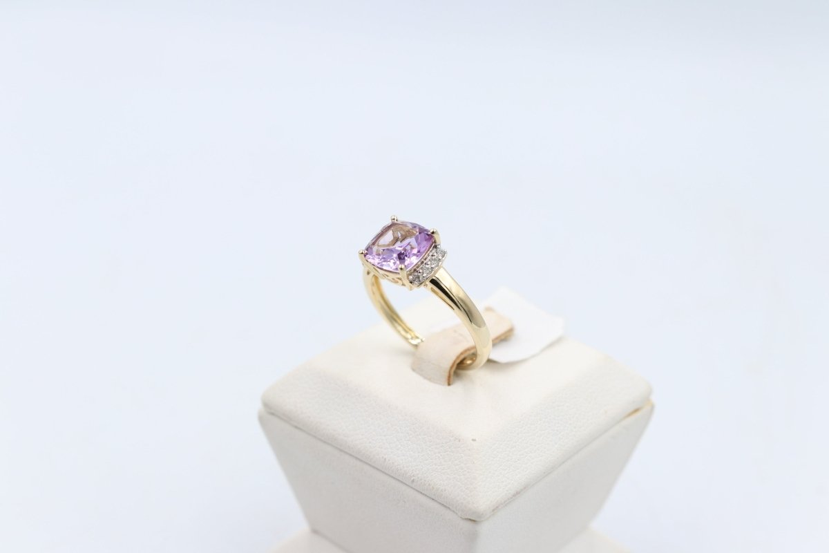 9ct Gold Amethyst And Diamond ring