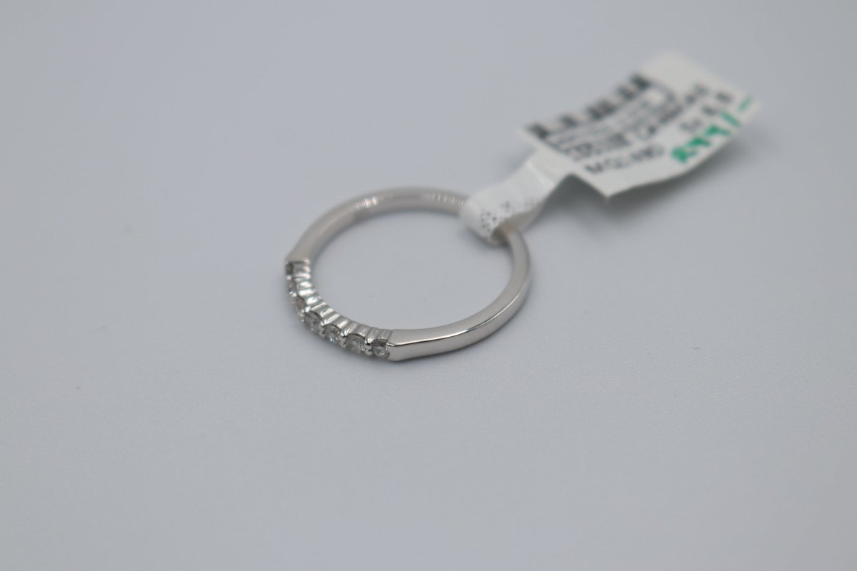 10K White Gold Diamond Set ring with 0.20carat of Diamonds