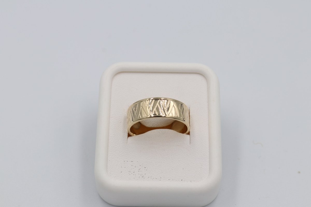9ct Gold Wedding Band 8mm wide
