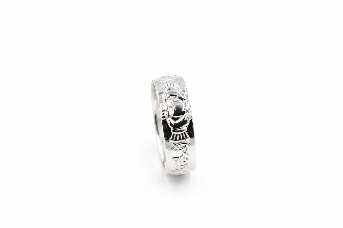 Stg silver Gents Claddagh Wedding Band SYR8033