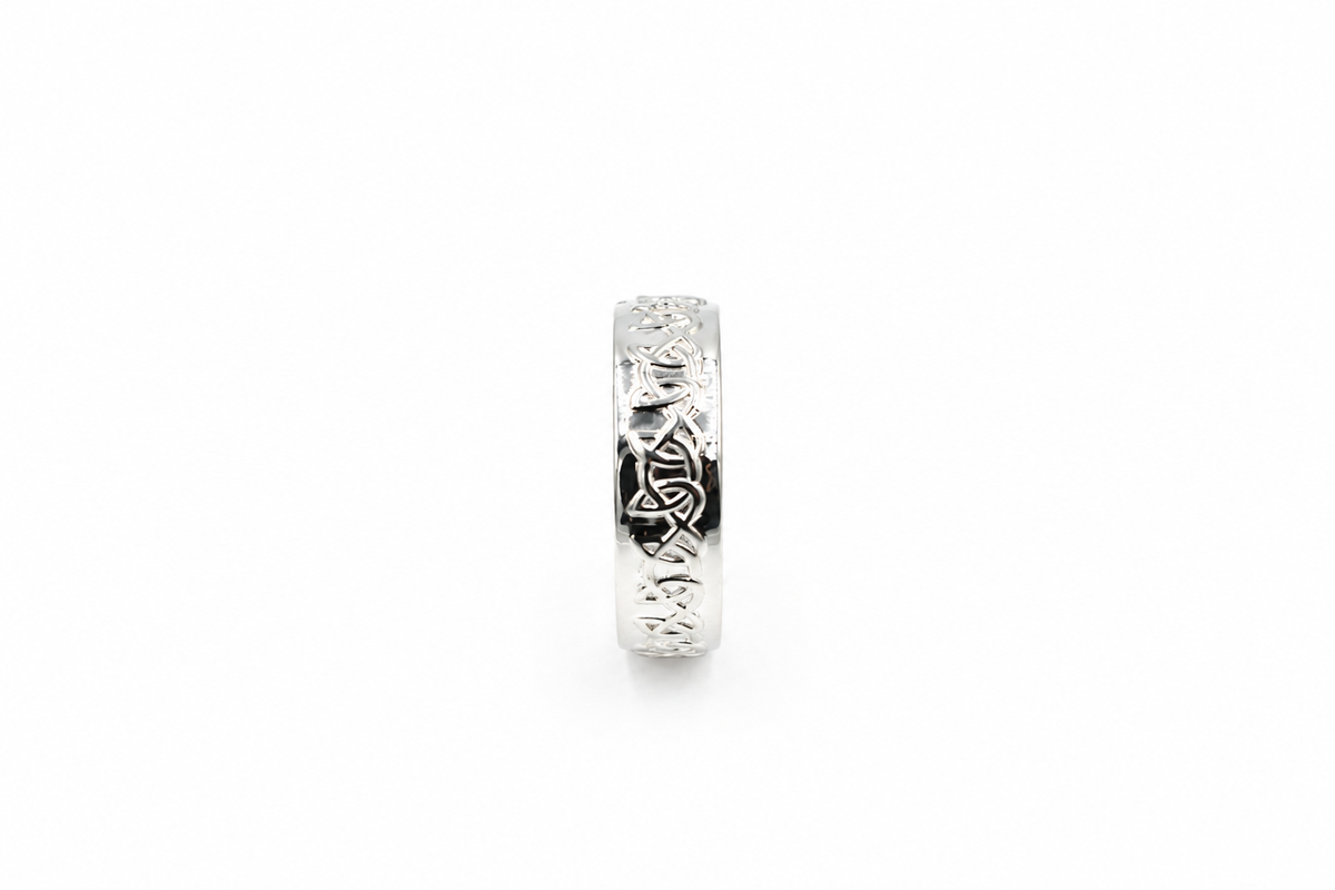 Stg silver Gents Claddagh Wedding Band SYR8033