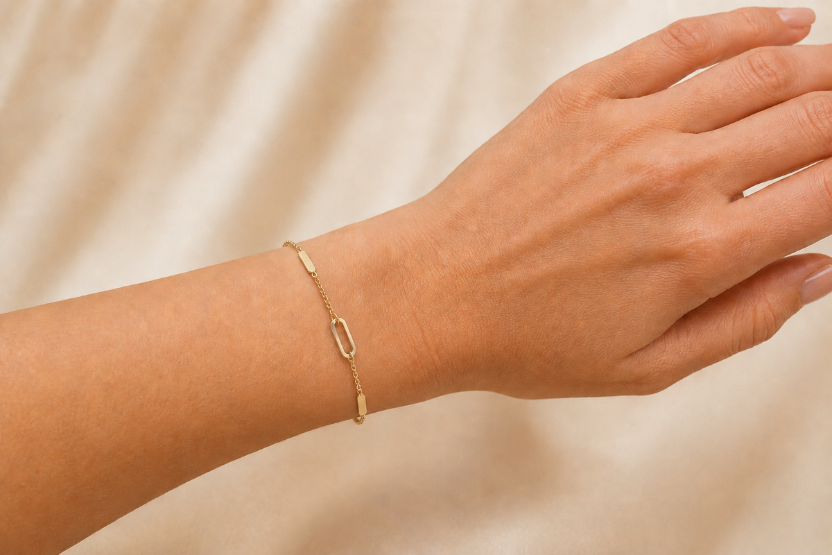 9ct Gold Trace link with paper clip pendents bracelet HHY332/11