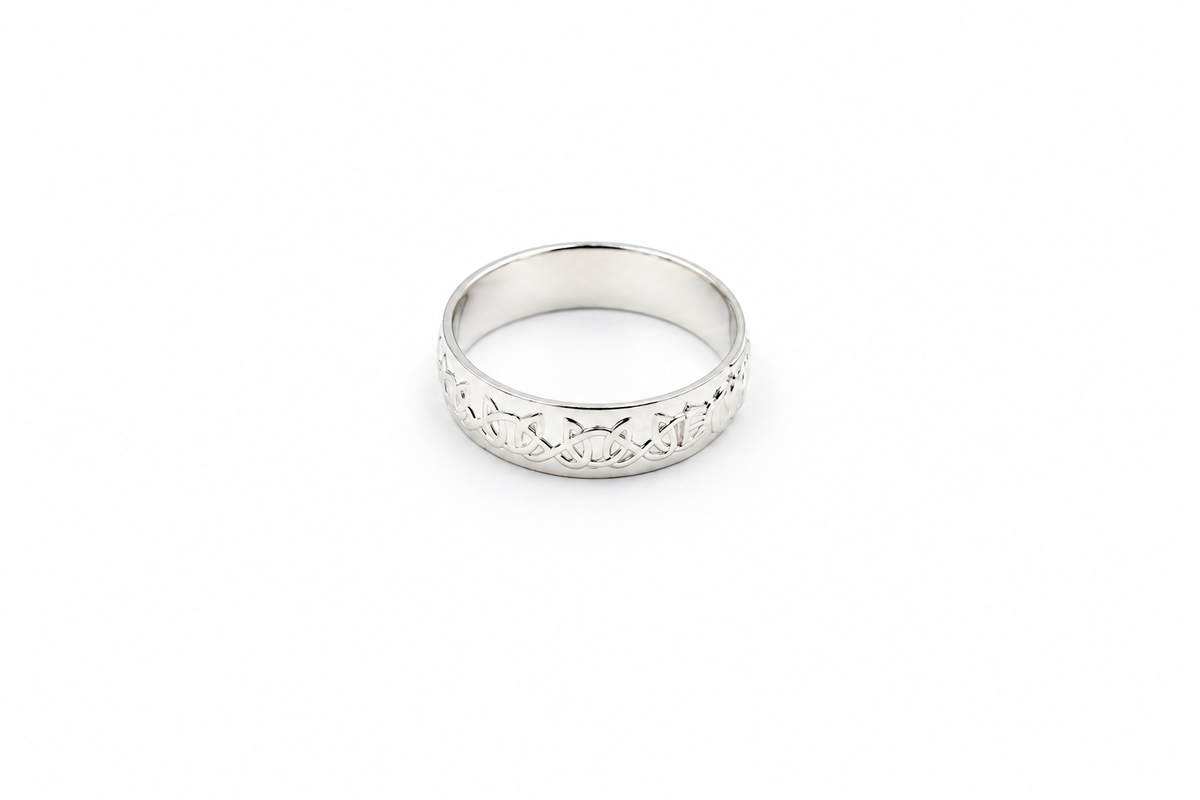 Stg silver Gents Claddagh Wedding Band SYR8033