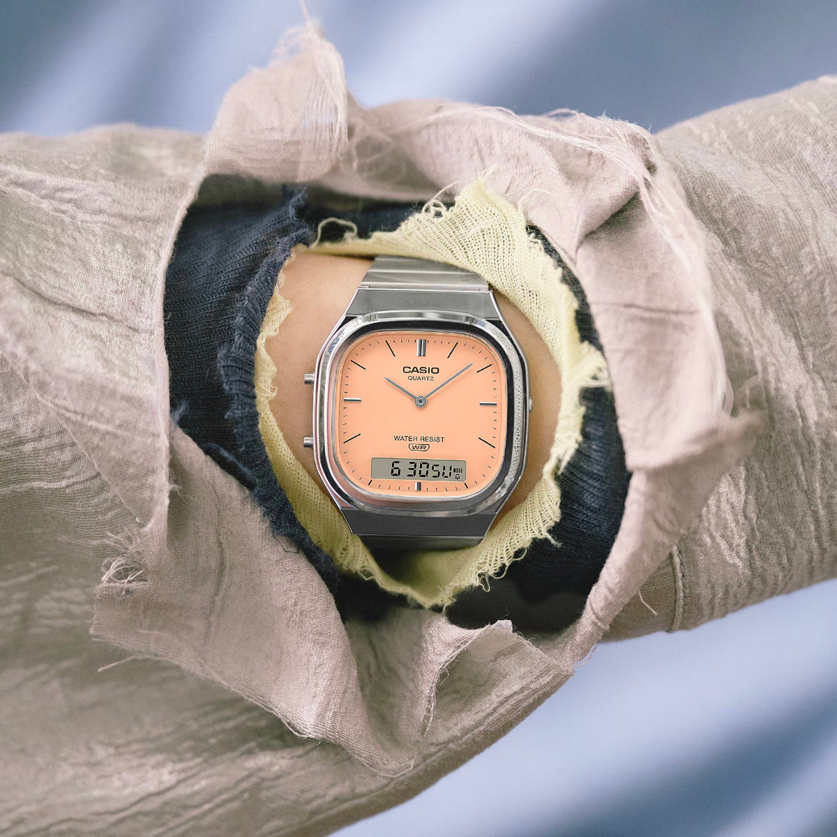 Casio Retro Style Duo AQ-240E-4A