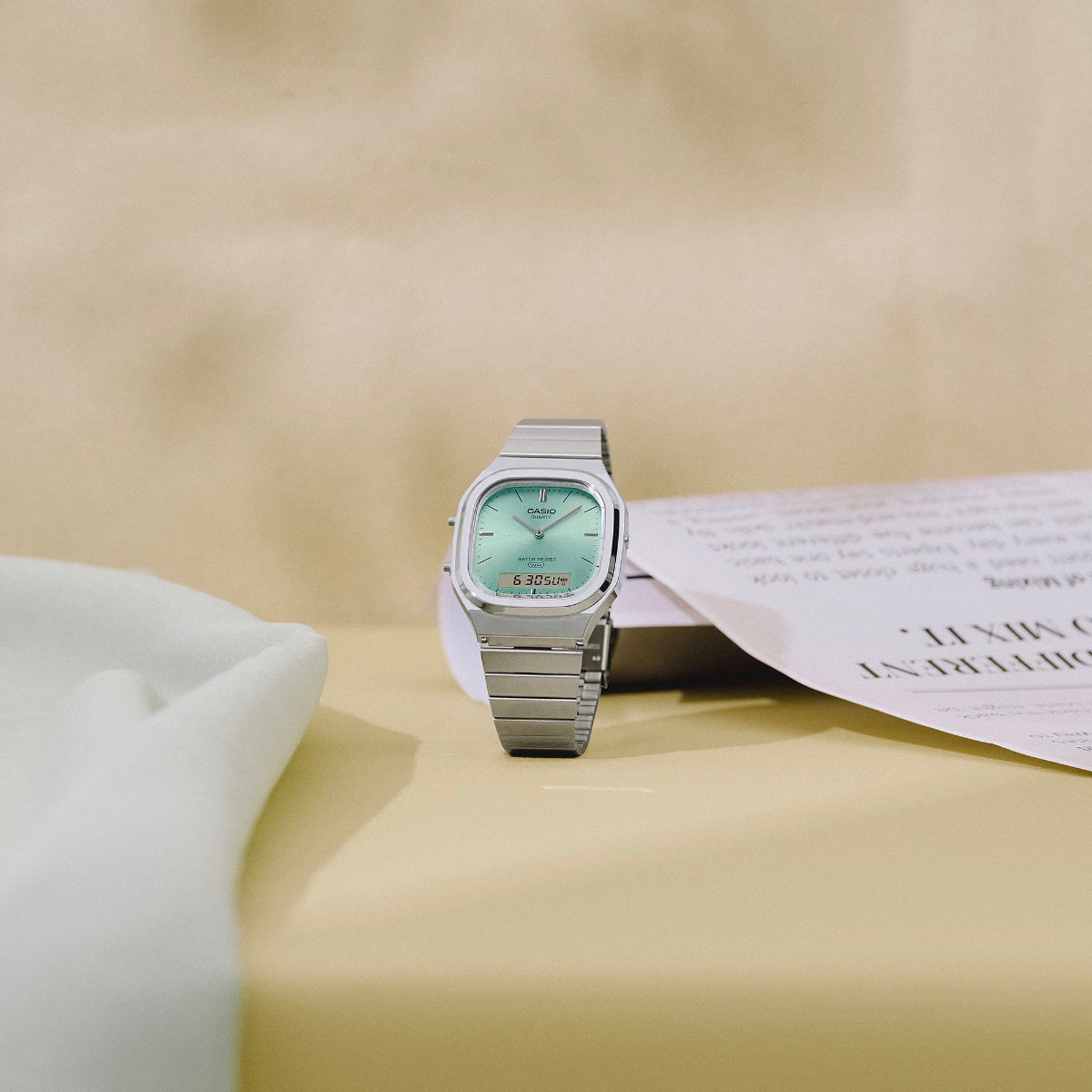 Casio Retro Style Duo AQ-240E-2A