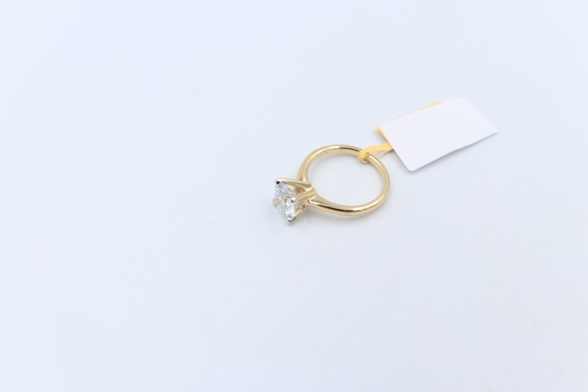 18ct Yellow Gold Lab Grown Certified Solitaire Diamond Ring TDW 2ct