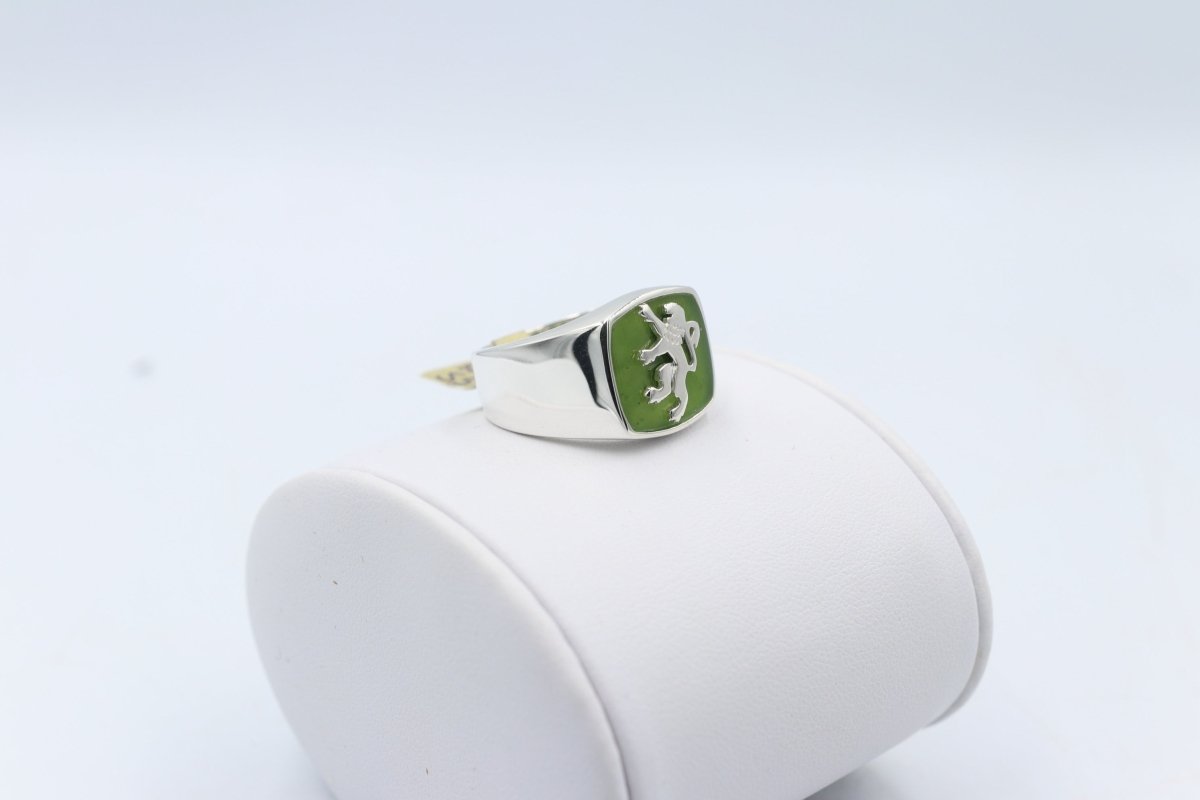 Stg Silver Mens Ring with New Zealand Greenstone and Lion Top