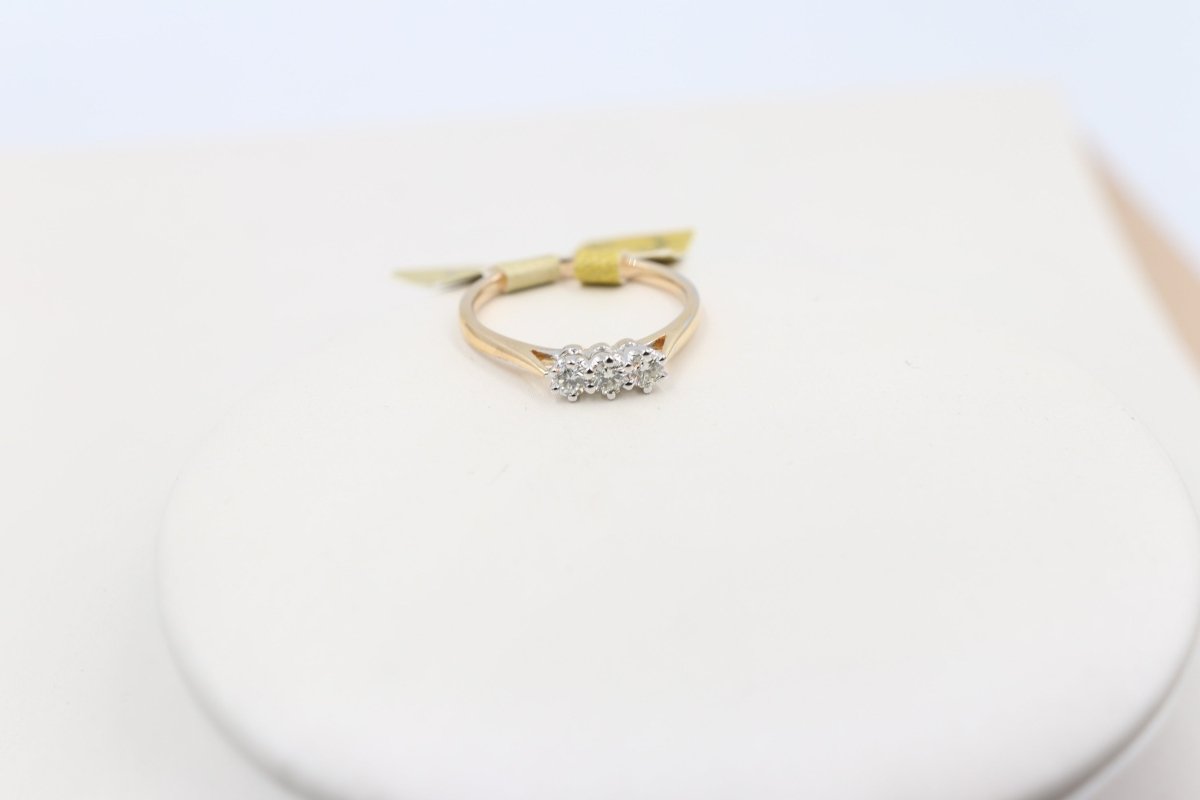 9ct Gold three stone Diamond Ring SYR3675