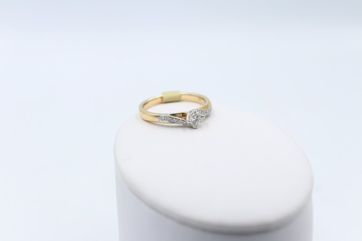 18ct Gold Diamond Solitaire ring TDW 0.30ct SYR2182