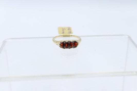 9ct Gold Garnet & Diamond ring SYR7987