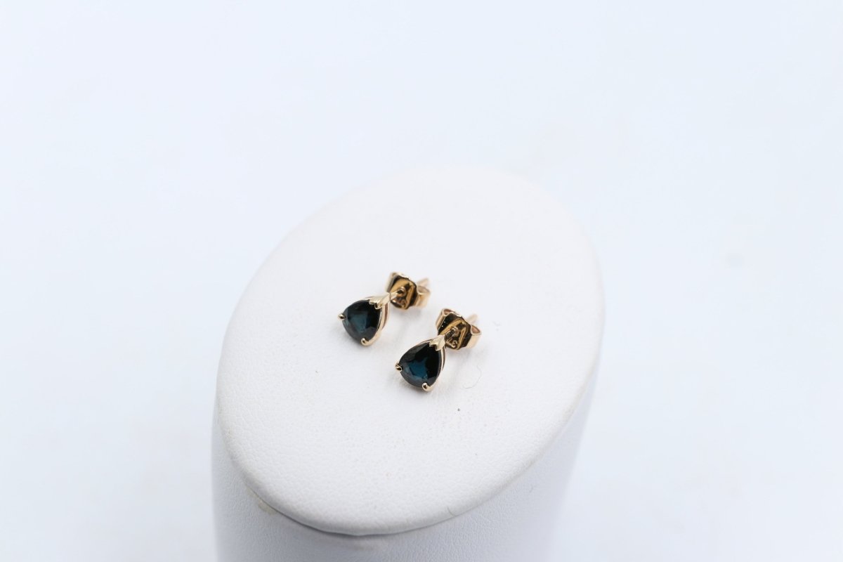 9ct Yellow Gold sapphire studs SYE467S