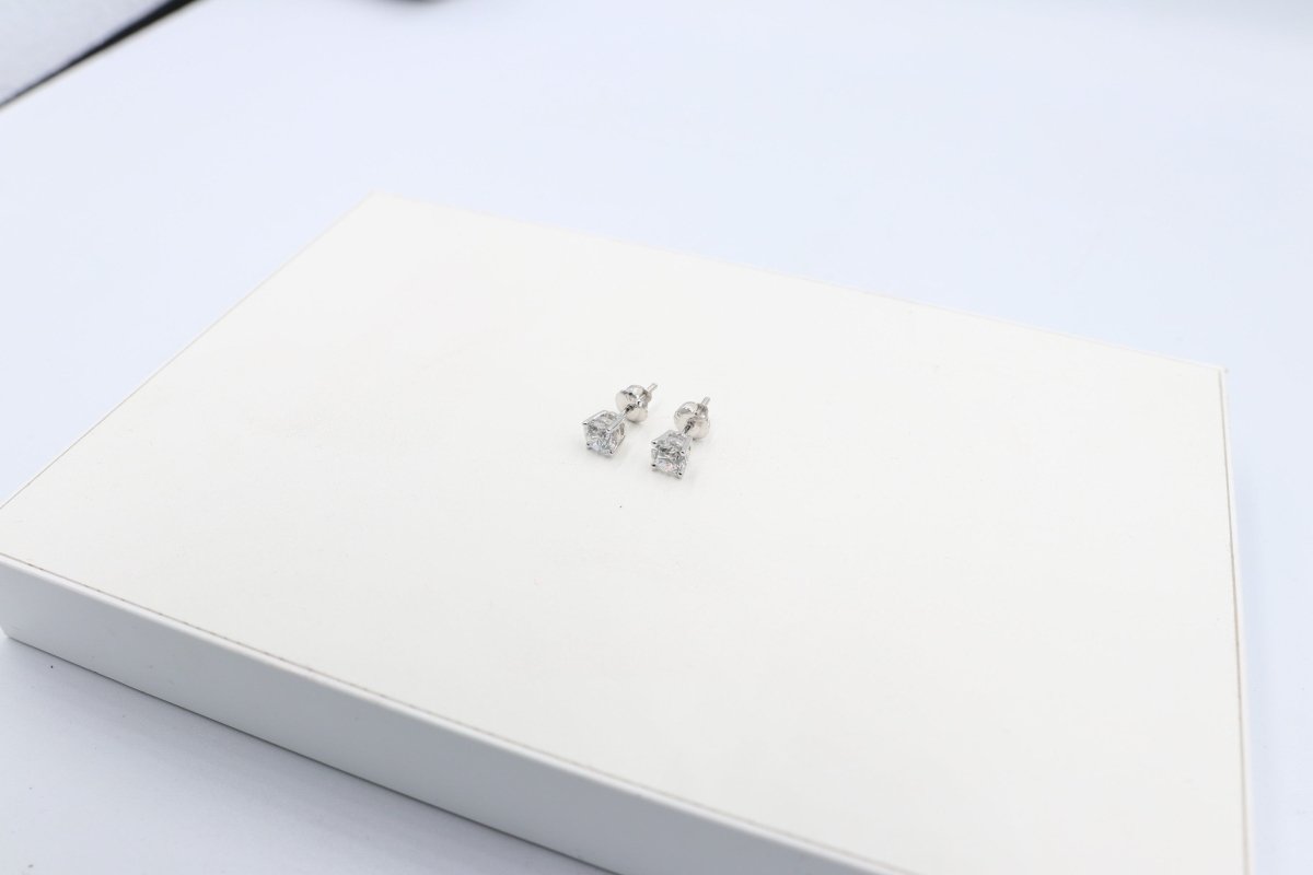 14kt Gold Set Lab Grown Diamond Stud Earrings 1carat