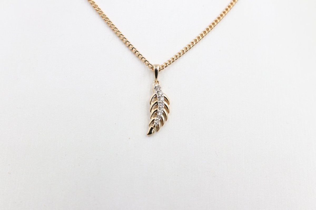 10K Gold Diamond set Leaf Pendent 0.08ct