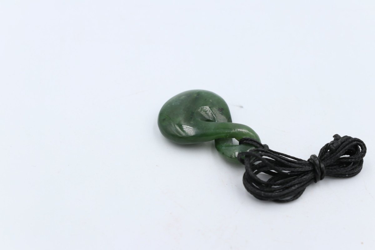 New zealand Greenstone Twist