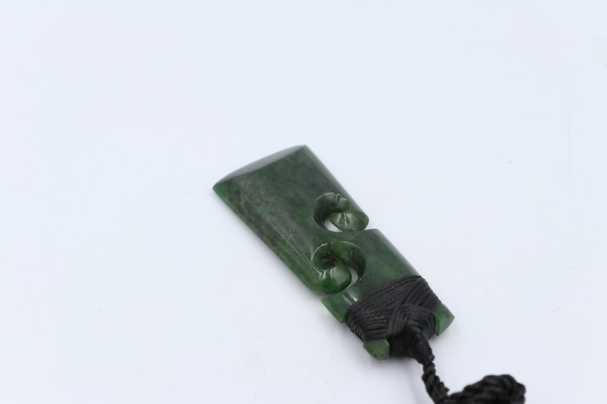 New Zealand Greenstone Toki Koru HPFF75K