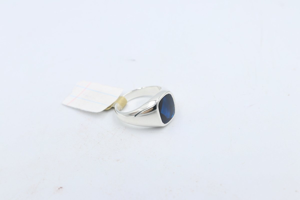 Stg Silver Mens Ring with Cushion Syn Blue Spinal