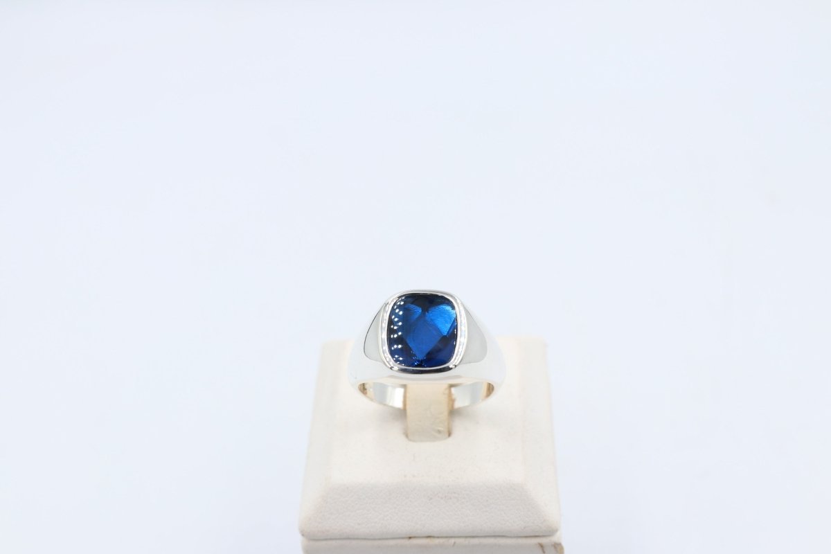 Stg Silver Mens Ring with Cushion Syn Blue Spinal
