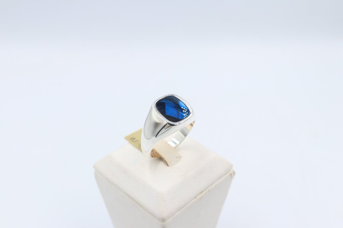 Stg Silver Mens Ring with Cushion Syn Blue Spinal