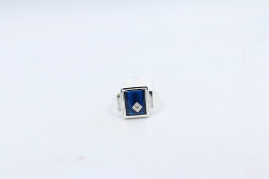Stg Silver Mens Ring with Syn Blue Spinal