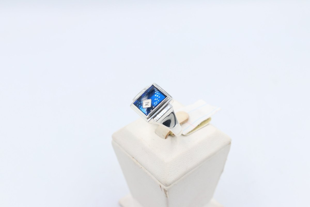 Stg Silver Mens Ring with Syn Blue Spinal