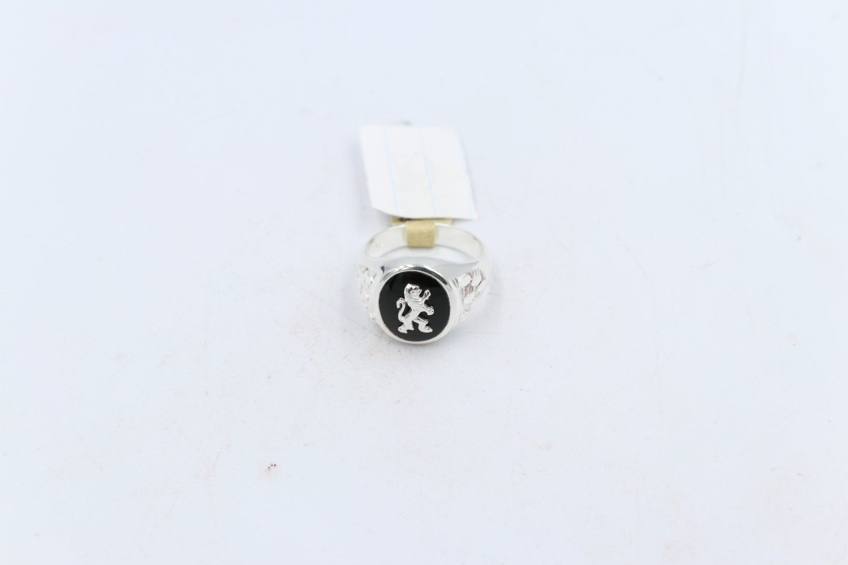 Stg Silver Mens Onyx ring with Stg silver Lion