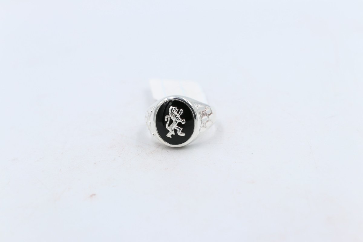 Stg Silver Mens Onyx ring with Stg silver Lion
