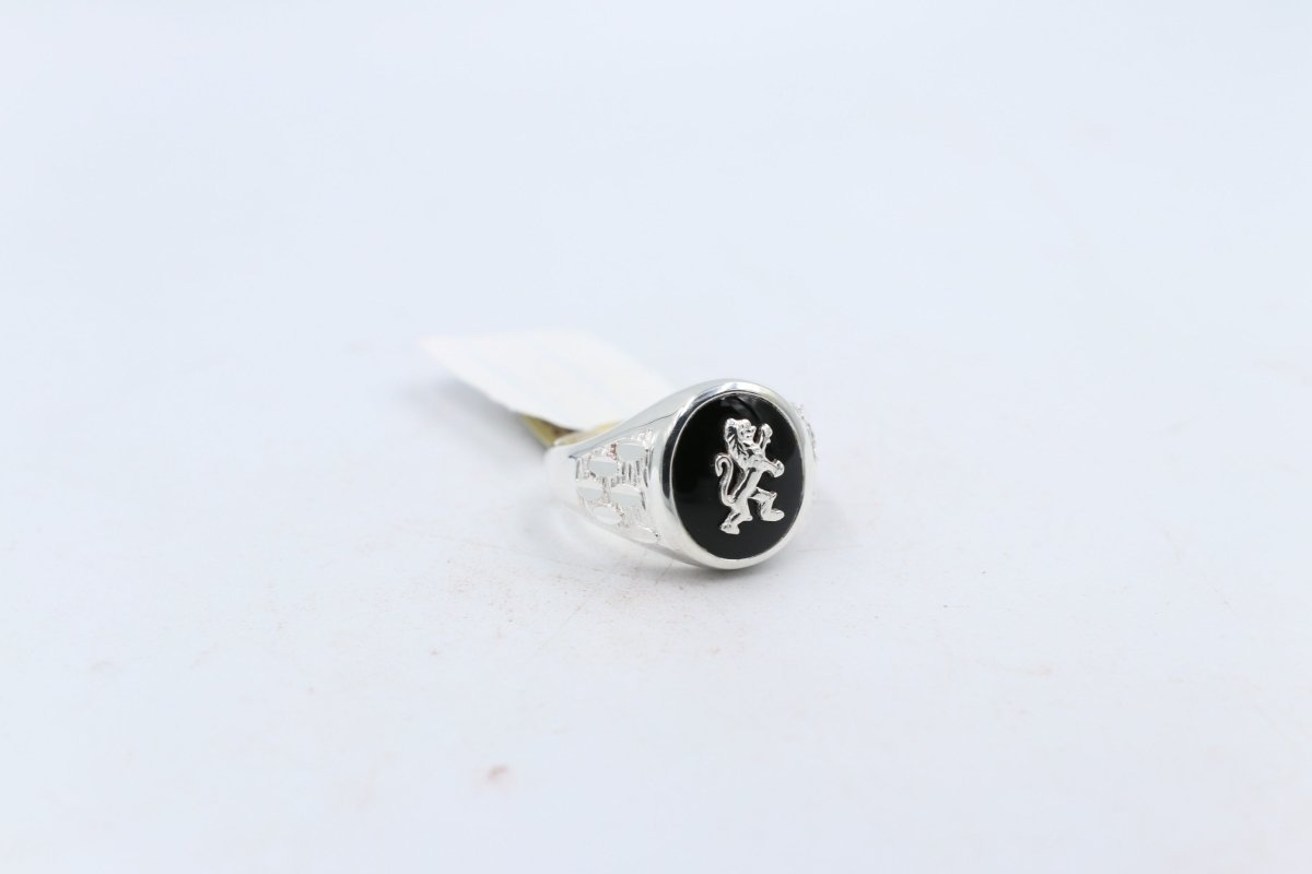 Stg Silver Mens Onyx ring with Stg silver Lion