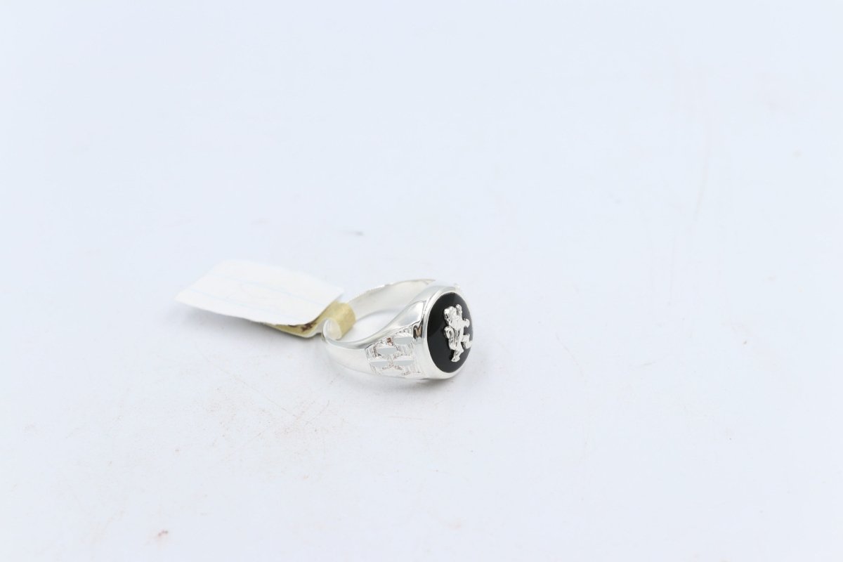 Stg Silver Mens Onyx ring with Stg silver Lion