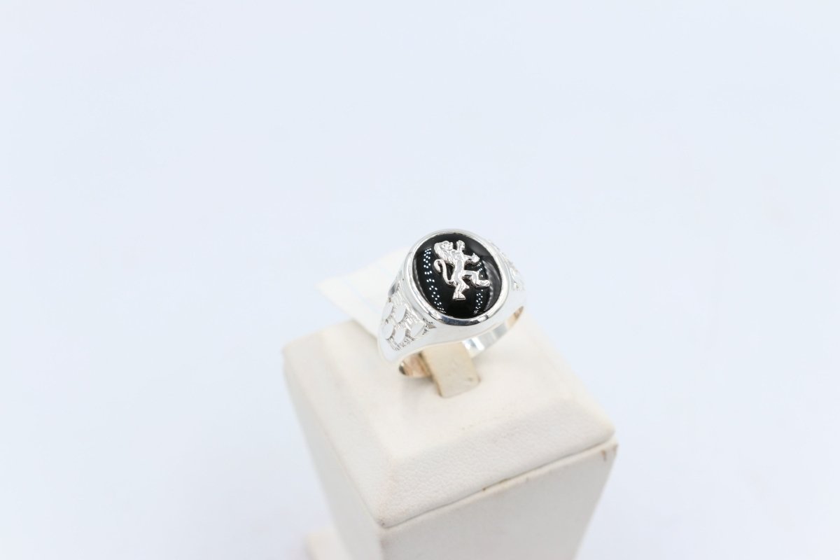 Stg Silver Mens Onyx ring with Stg silver Lion