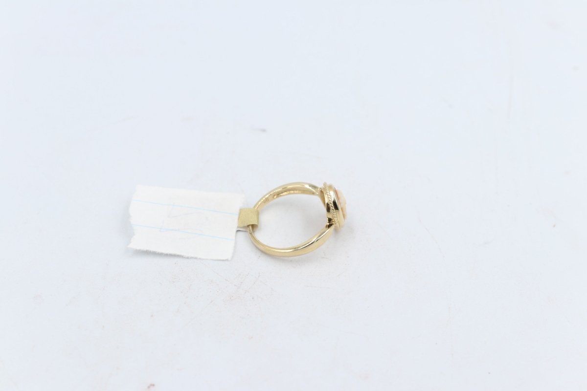 9ct Gold Italian Naturel Cameo Ring bezel Set