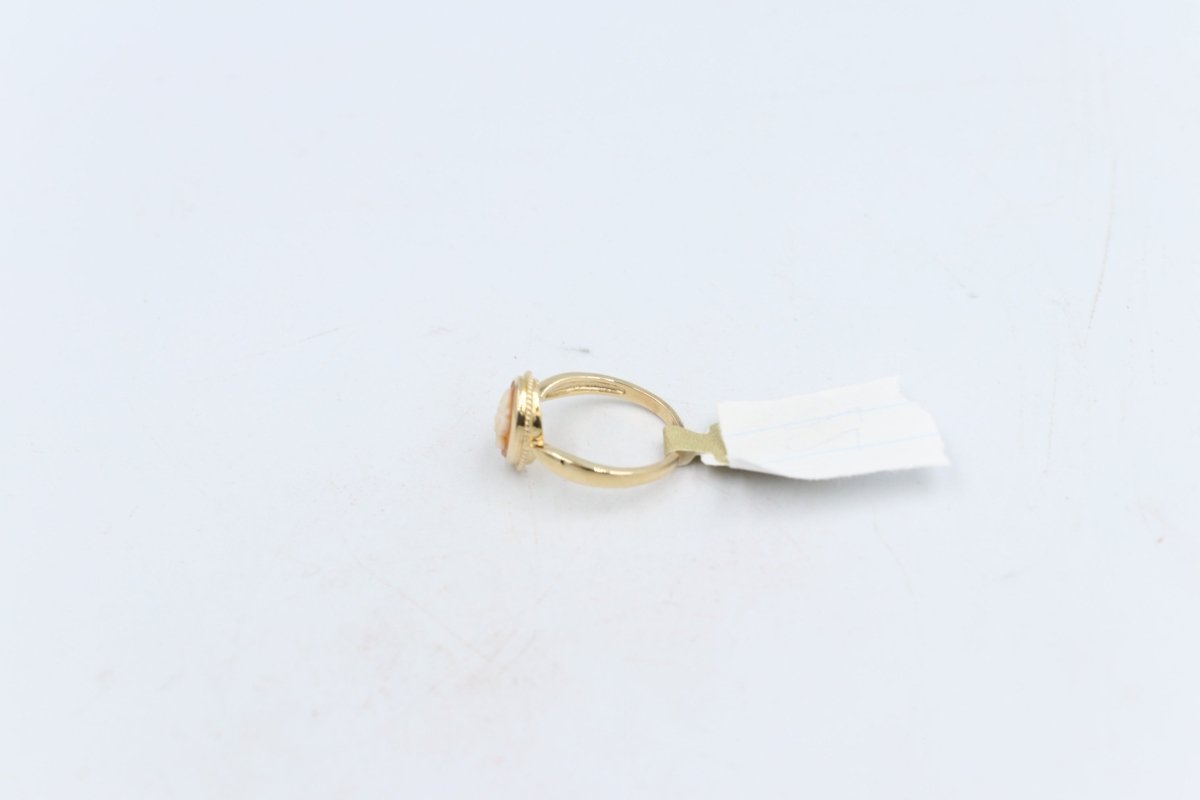 9ct Gold Italian Naturel Cameo Ring bezel Set