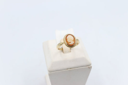 9ct Gold Italian Naturel Cameo Ring bezel Set