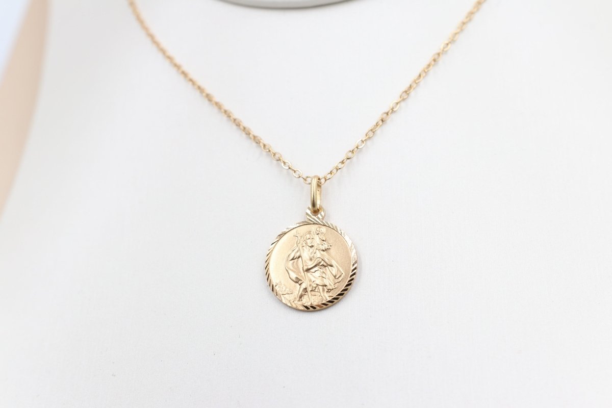 9ct Solid Saint Christopher Pendent 18mm