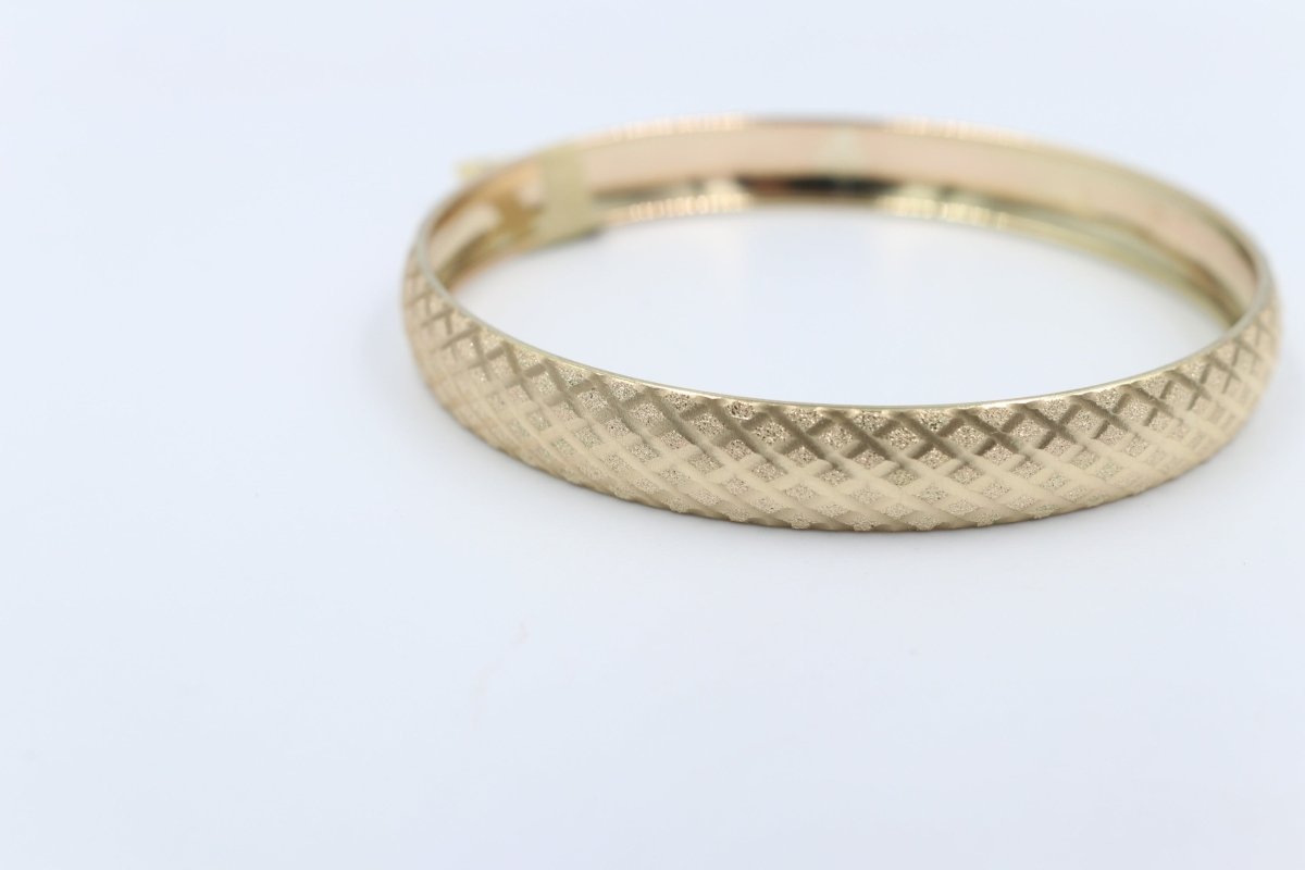 9ct Gold Fancy satin & Diamond Cut Crossover  Bangle 10mm