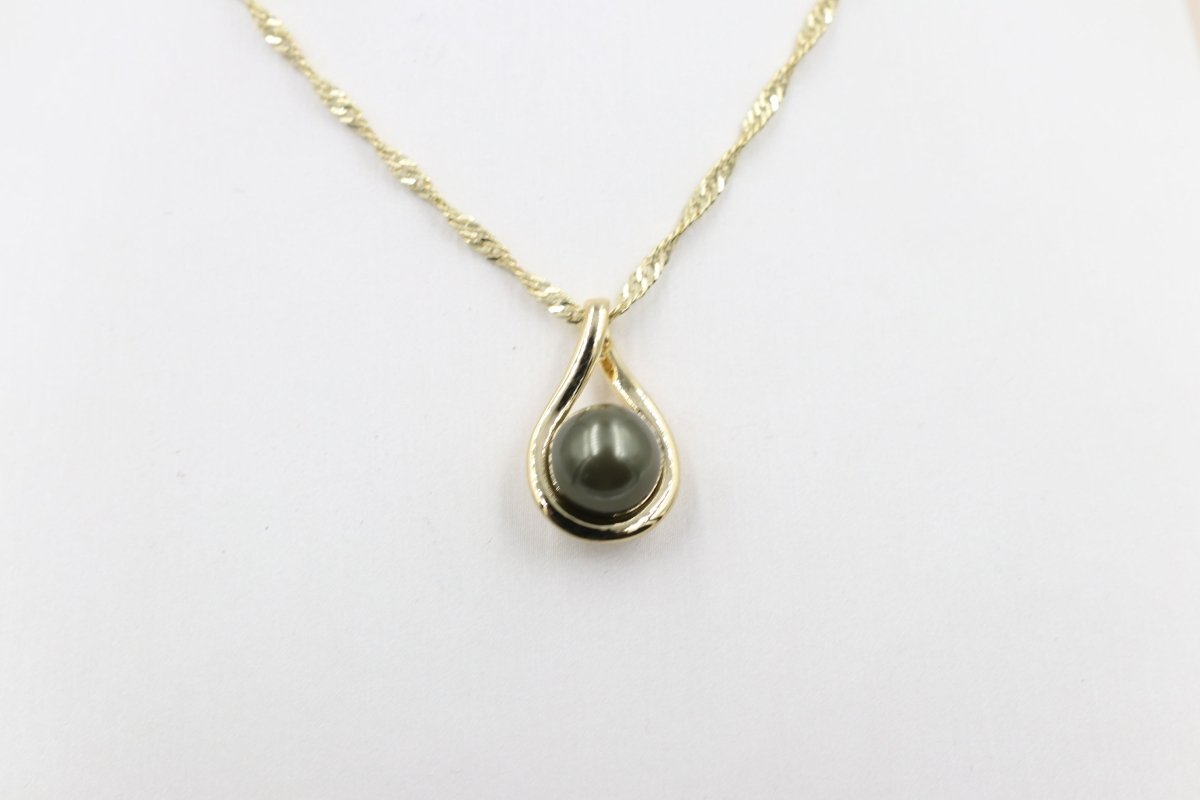 18ct Gold Plated Faux Pearl Pendent
