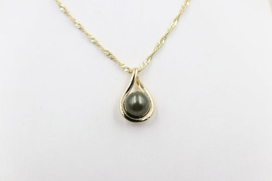 18ct Gold Plated Faux Pearl Pendent