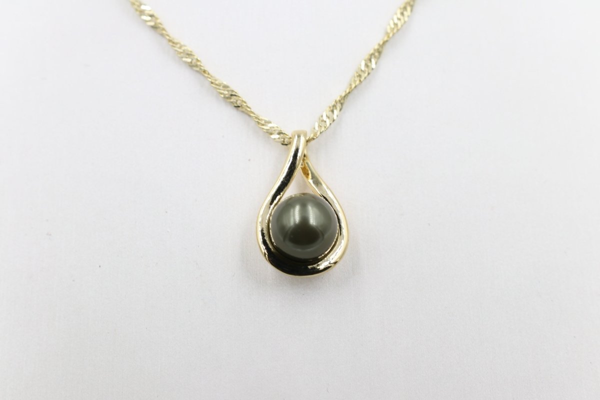 18ct Gold Plated Faux Pearl Pendent