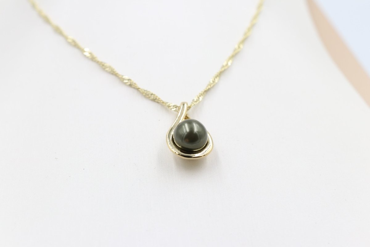 18ct Gold Plated Faux Pearl Pendent
