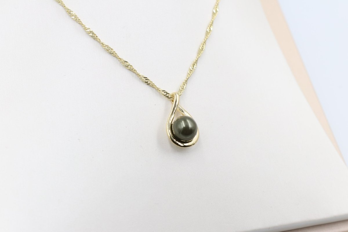 18ct Gold Plated Faux Pearl Pendent