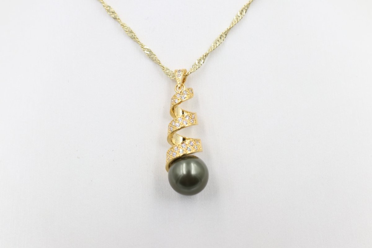 18ct Gold Plated Faux Pearl Pendent